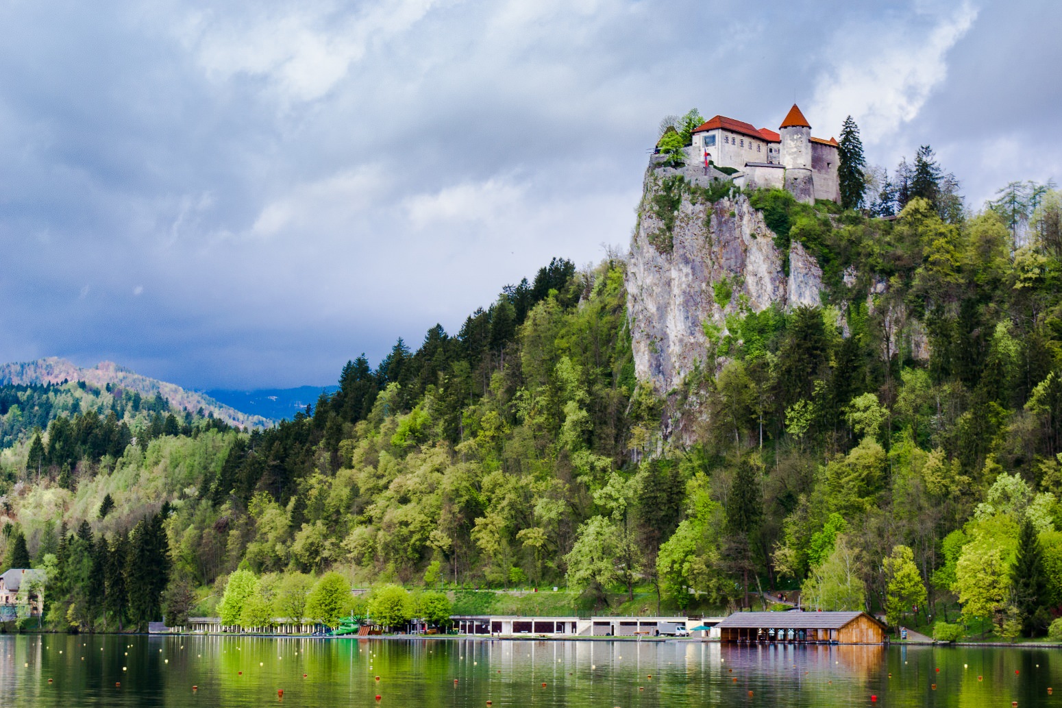 Holiday_on_Lake_Bled.jpg