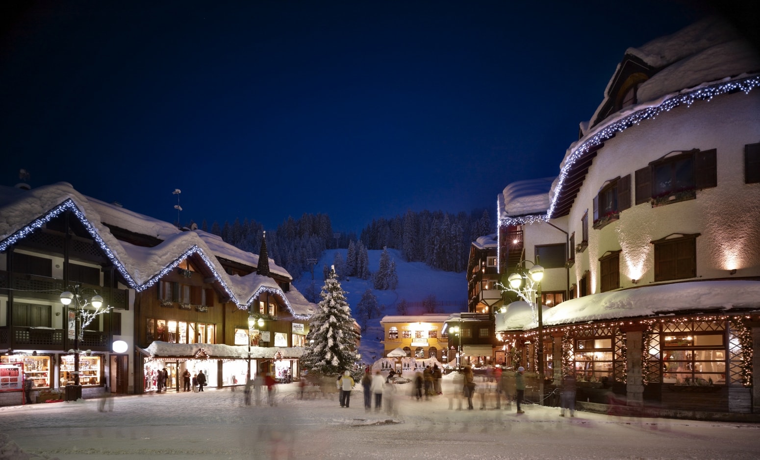 Pre-Christmas_ski_break_Italy.jpg
