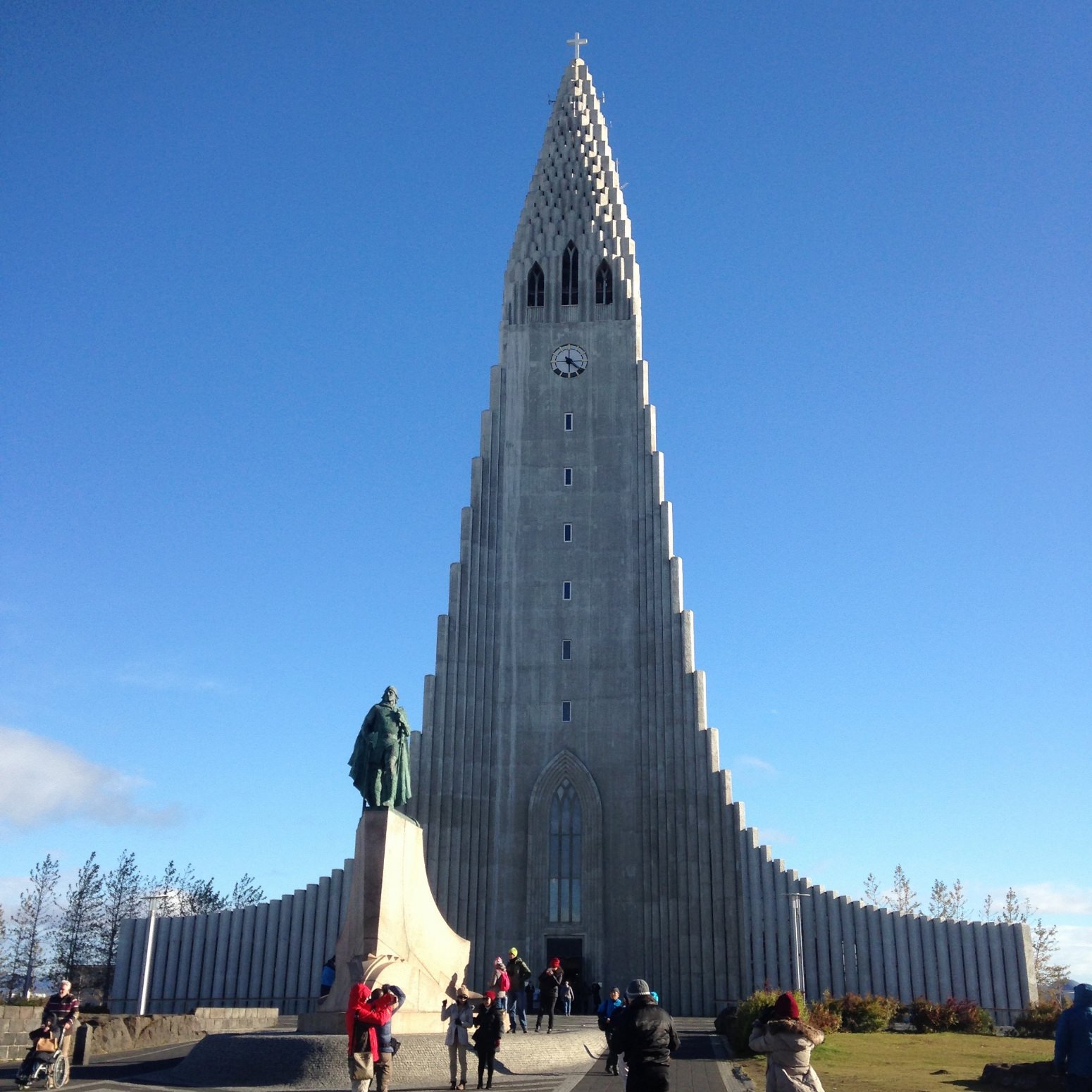 Hallgrimskirkja_church_-_Reykjavik_1550x1550.jpg