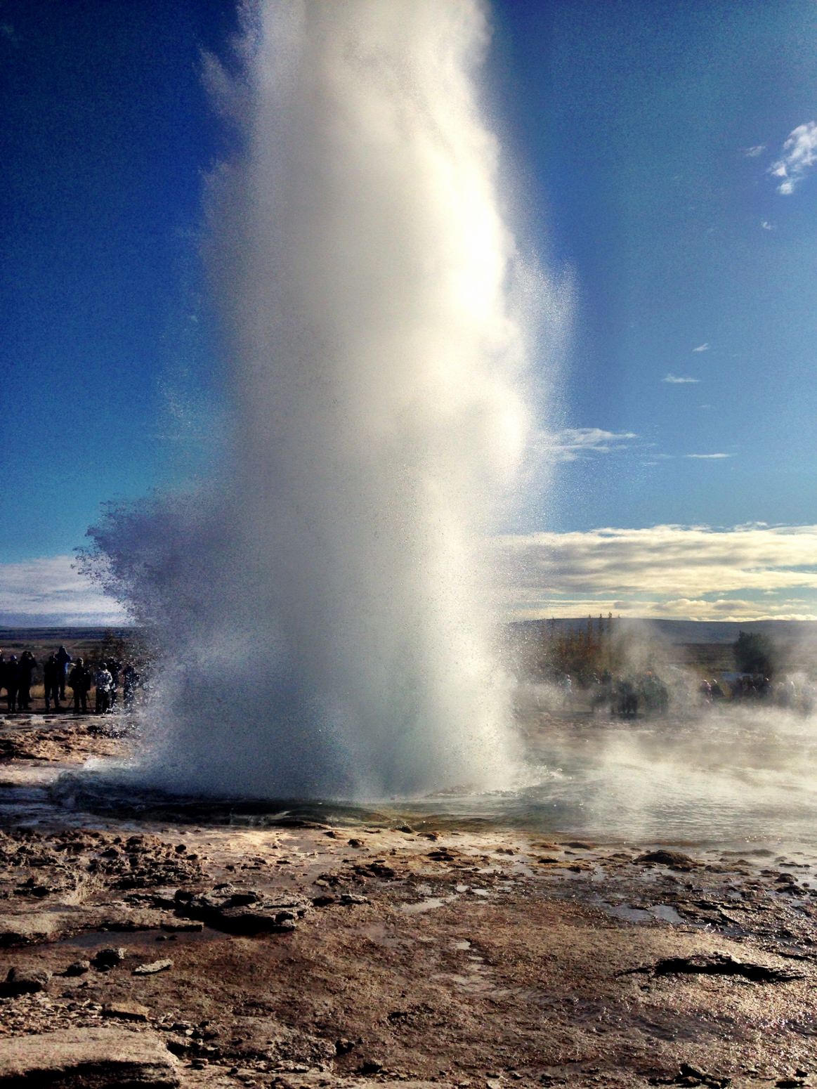 Strokkur-geyser-Golden-Circle-Iceland.jpg