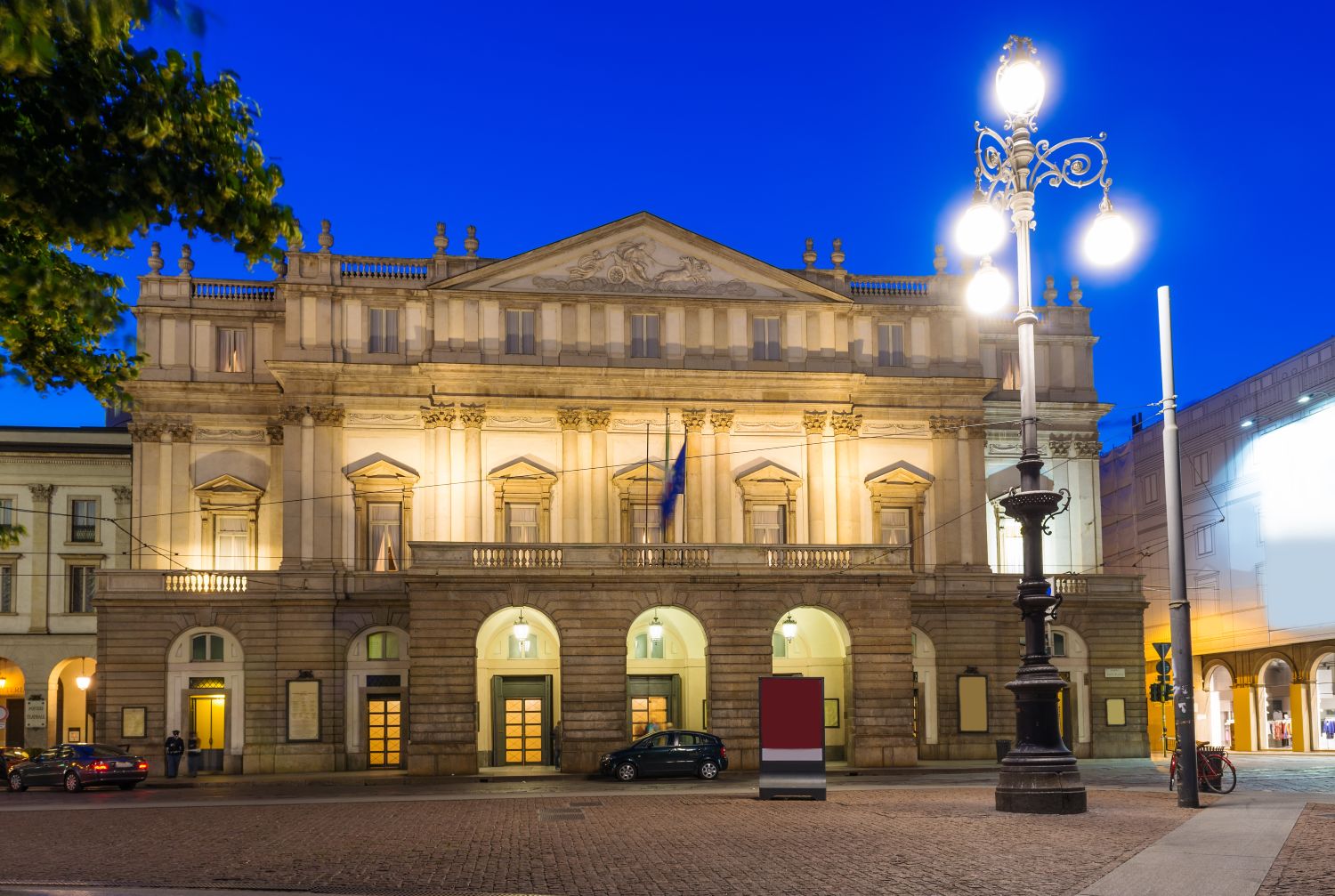 TEATRO ALLA SCALA MILAN –  Rigoletto La Fille du Regiment Music by Gaetano Donizetti